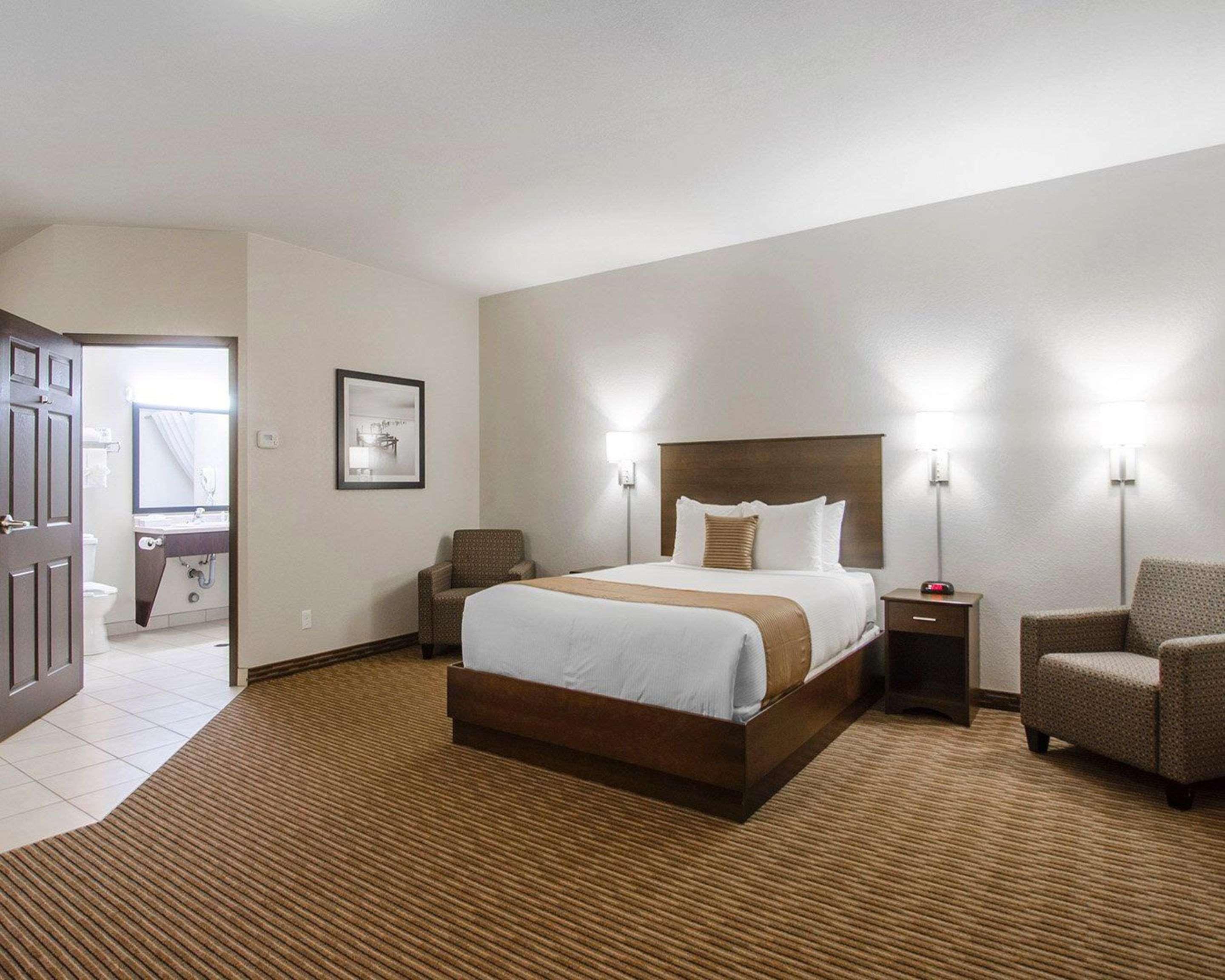Quality Inn & Suites Estevan Exteriér fotografie