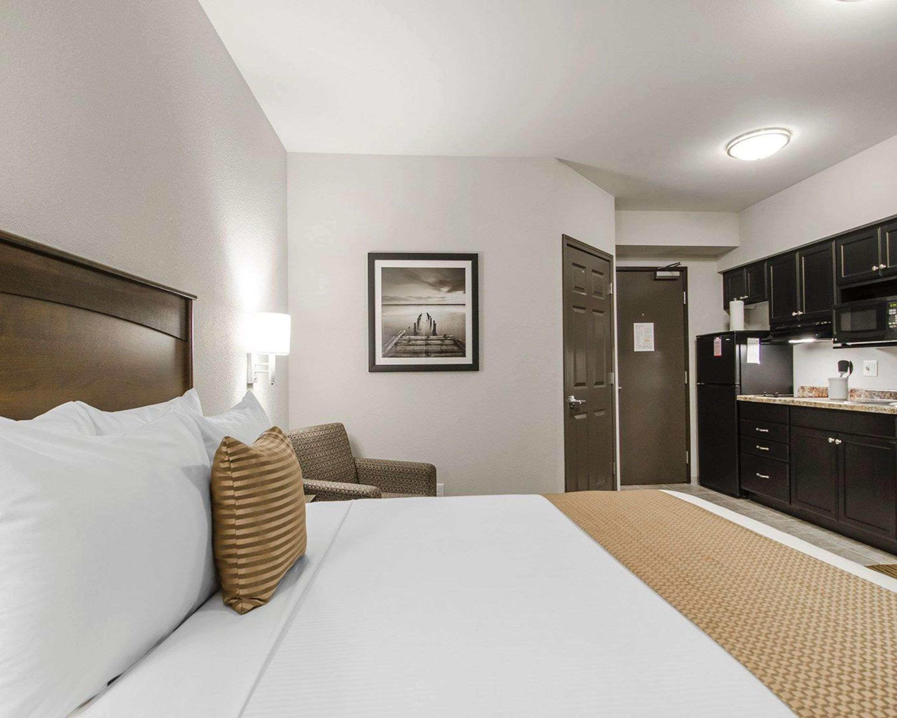 Quality Inn & Suites Estevan Exteriér fotografie
