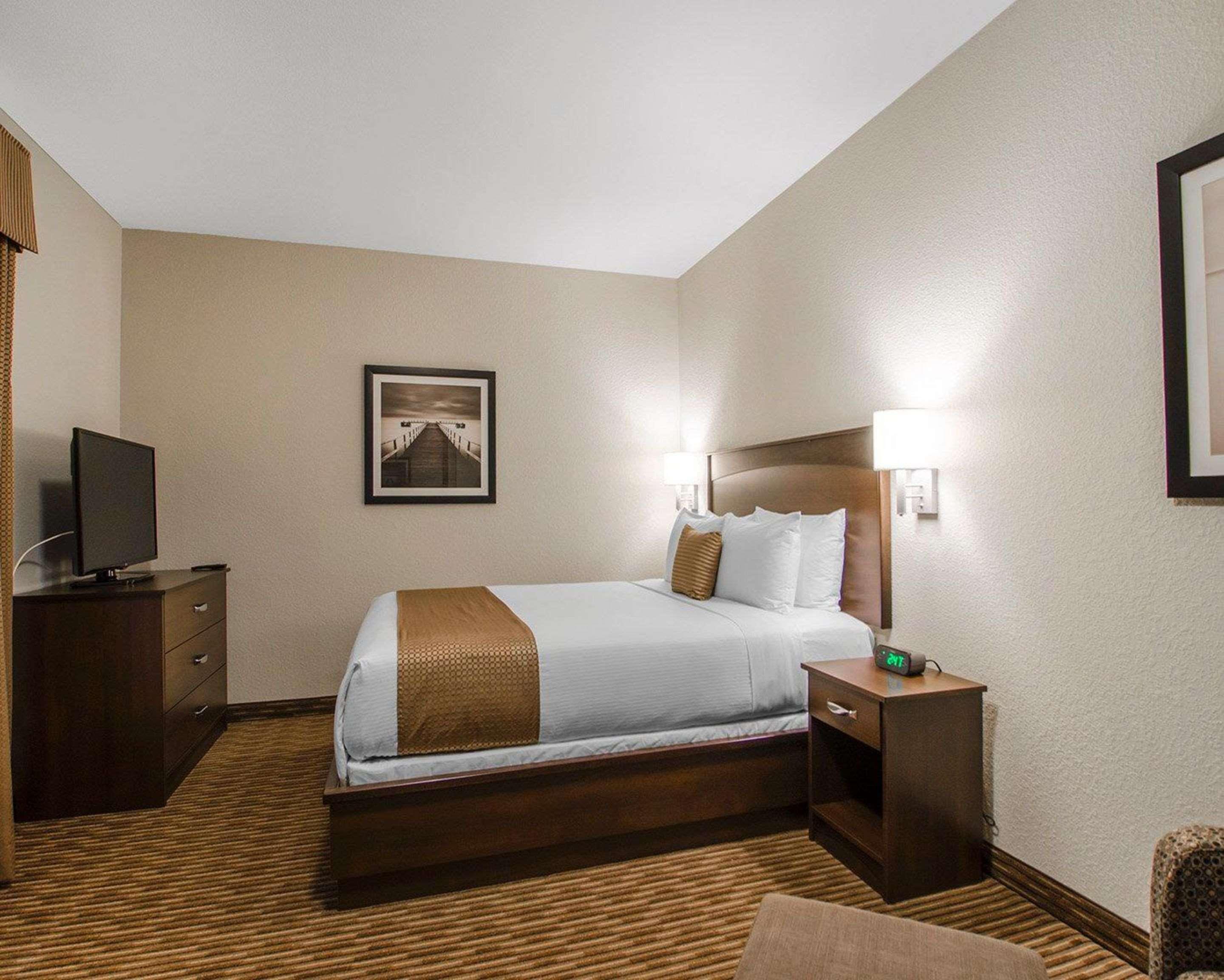 Quality Inn & Suites Estevan Exteriér fotografie