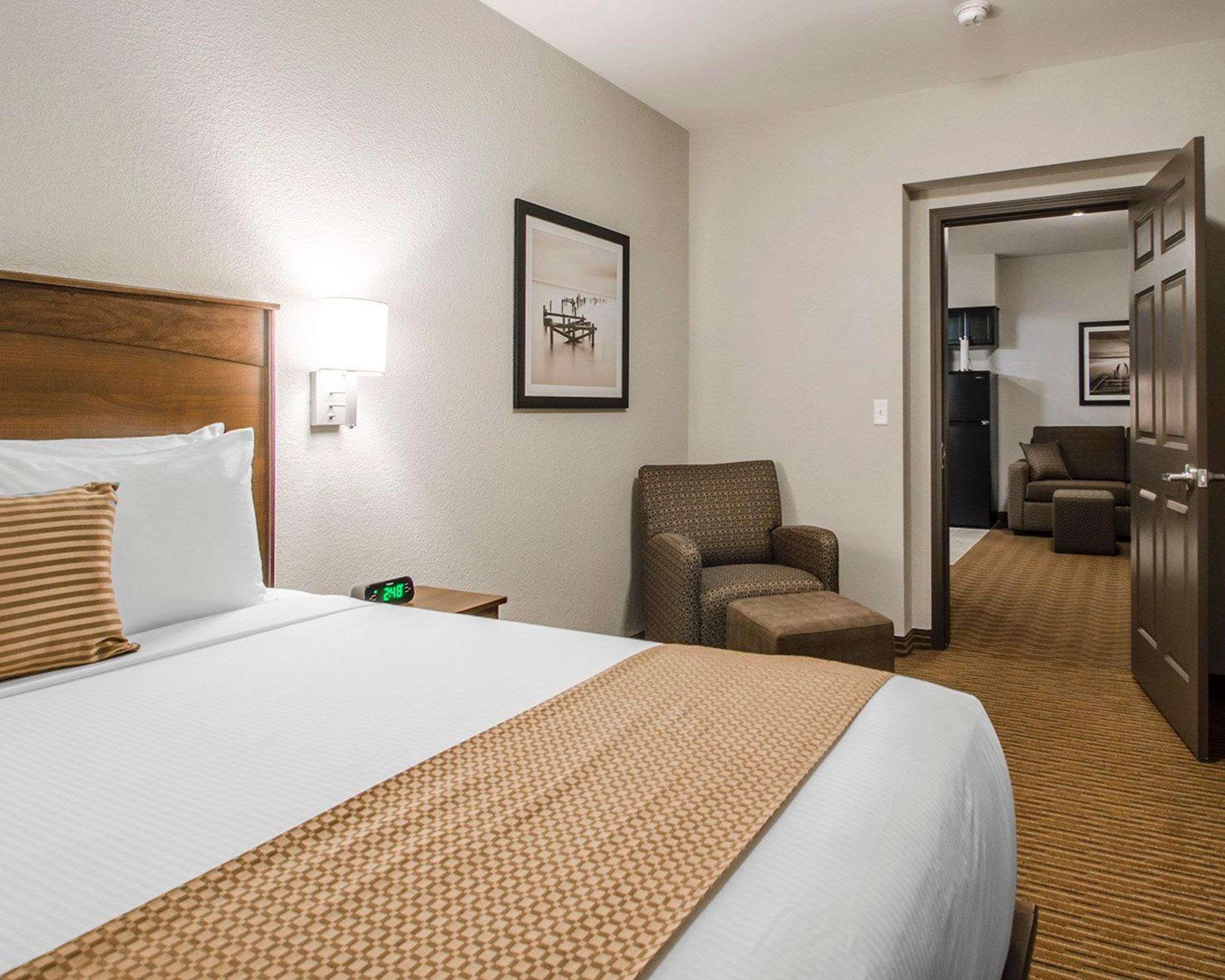 Quality Inn & Suites Estevan Exteriér fotografie