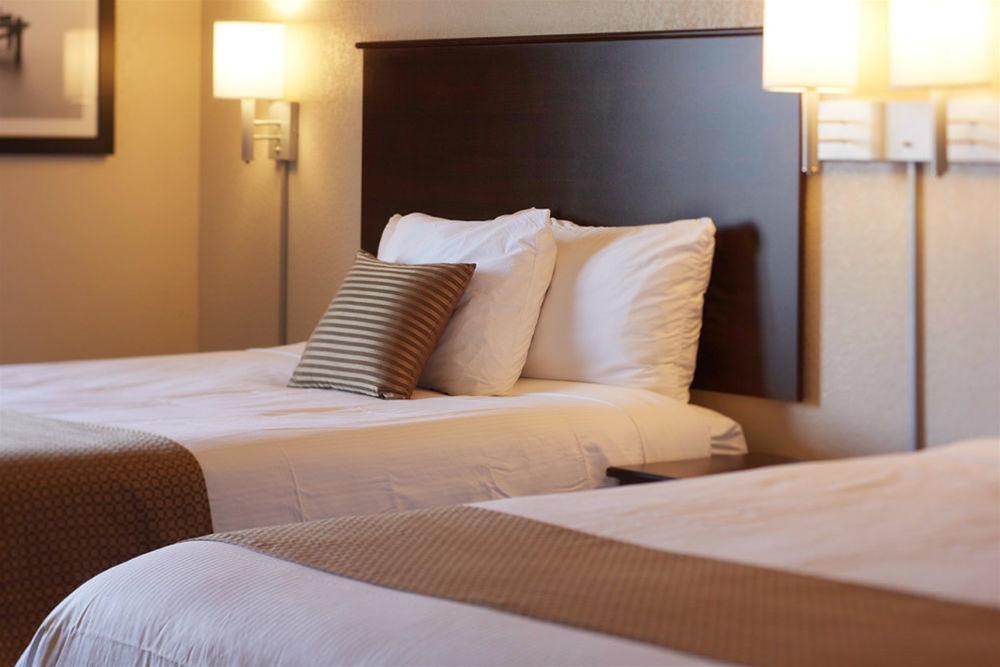 Quality Inn & Suites Estevan Exteriér fotografie
