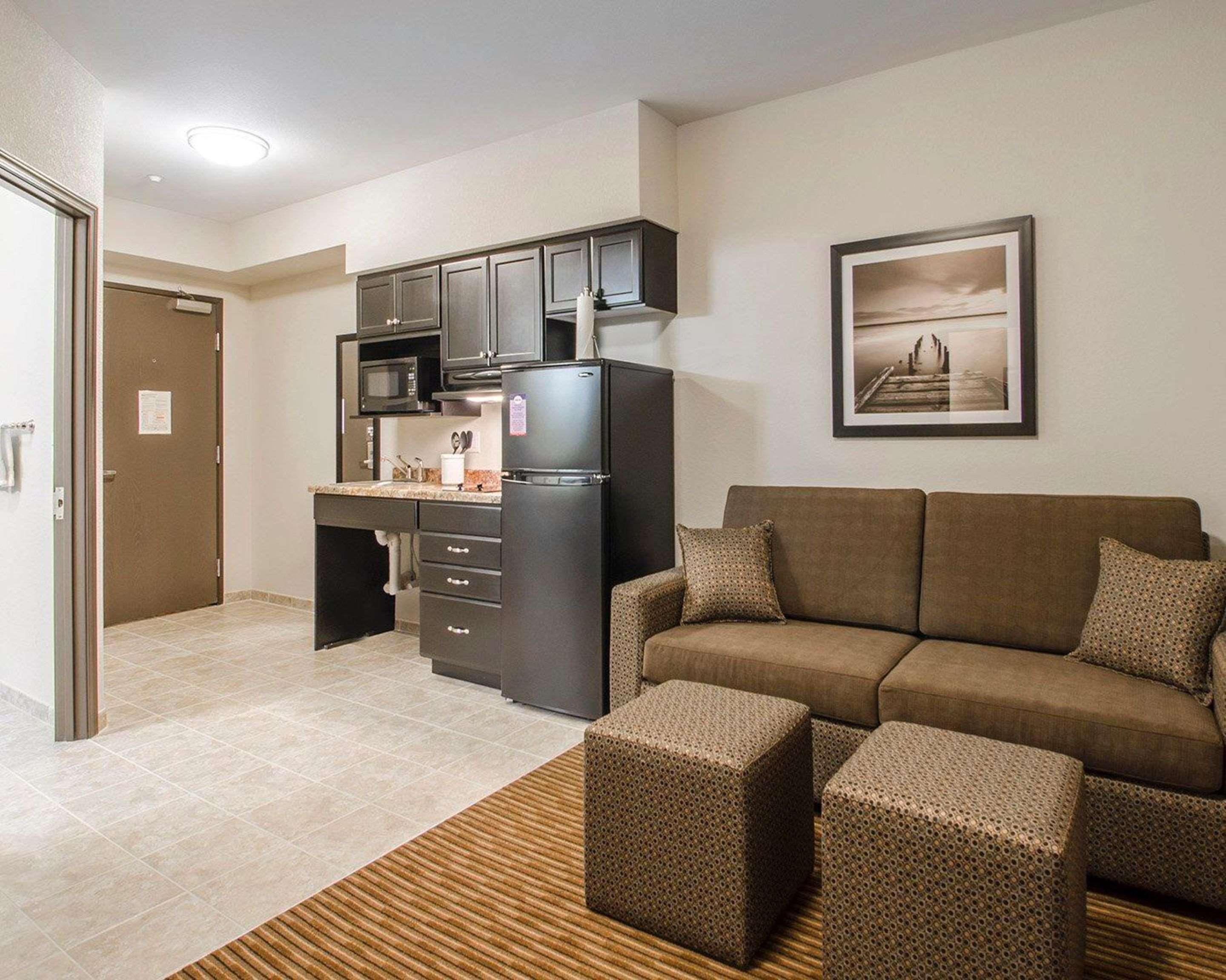 Quality Inn & Suites Estevan Exteriér fotografie