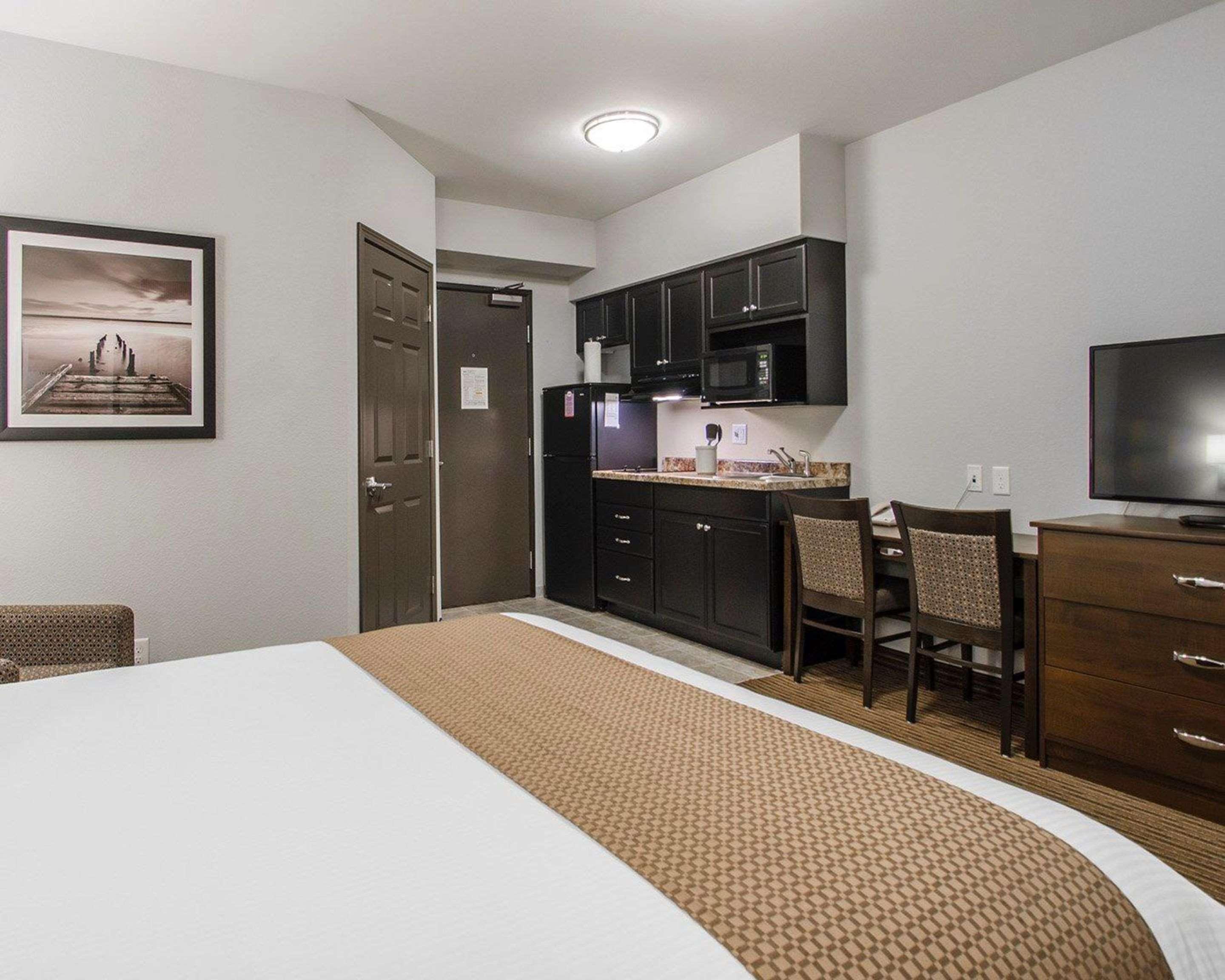 Quality Inn & Suites Estevan Exteriér fotografie