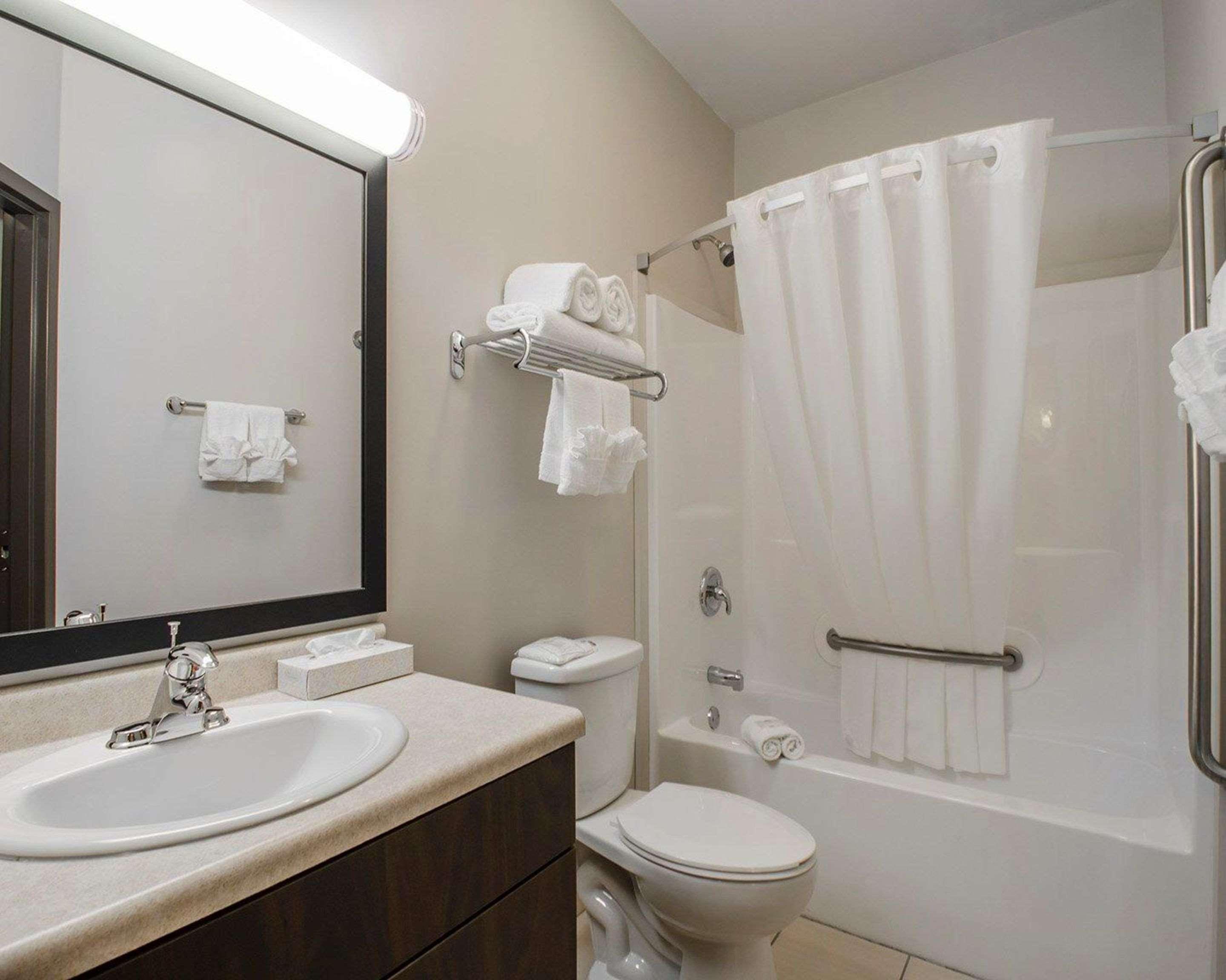 Quality Inn & Suites Estevan Exteriér fotografie