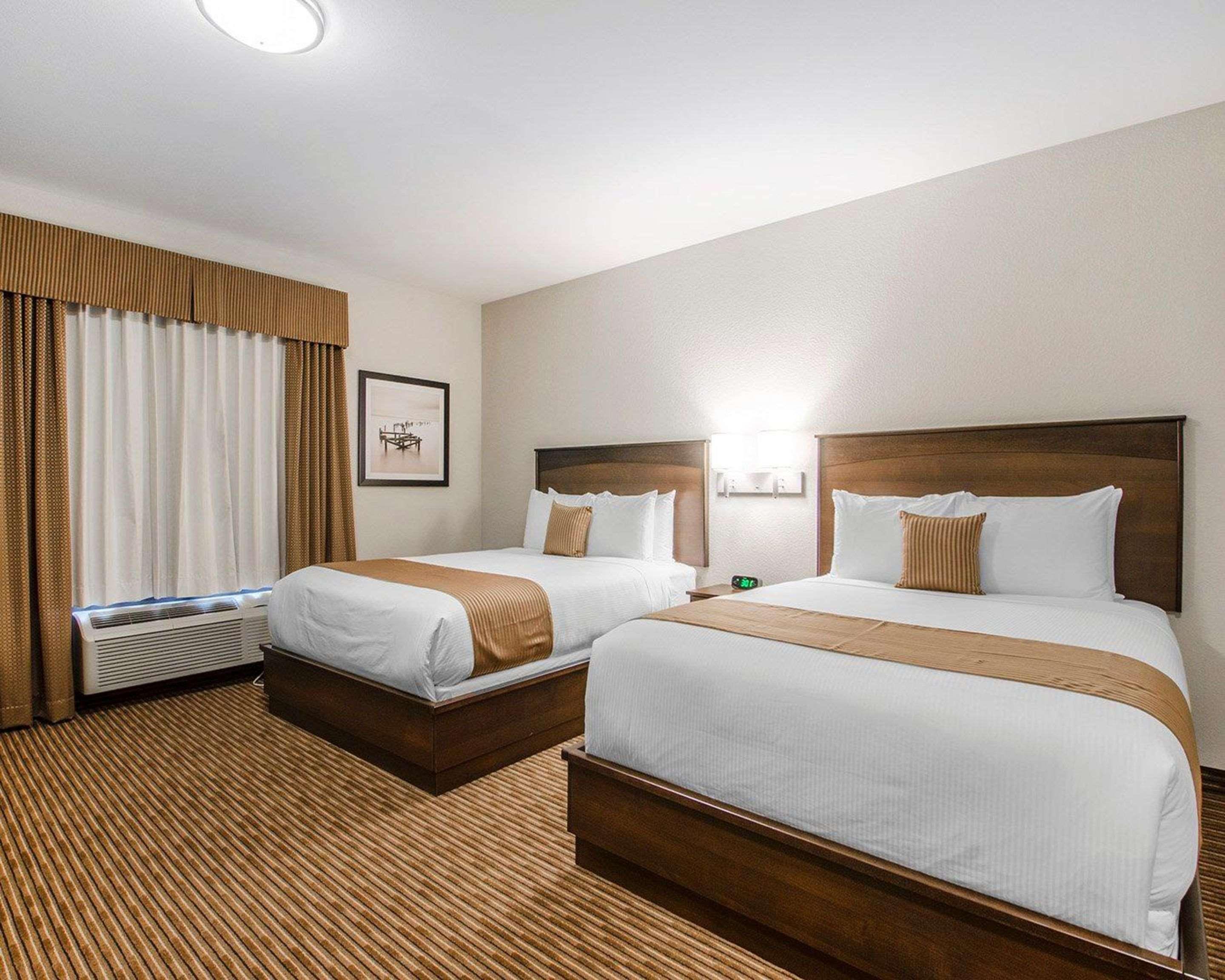 Quality Inn & Suites Estevan Exteriér fotografie