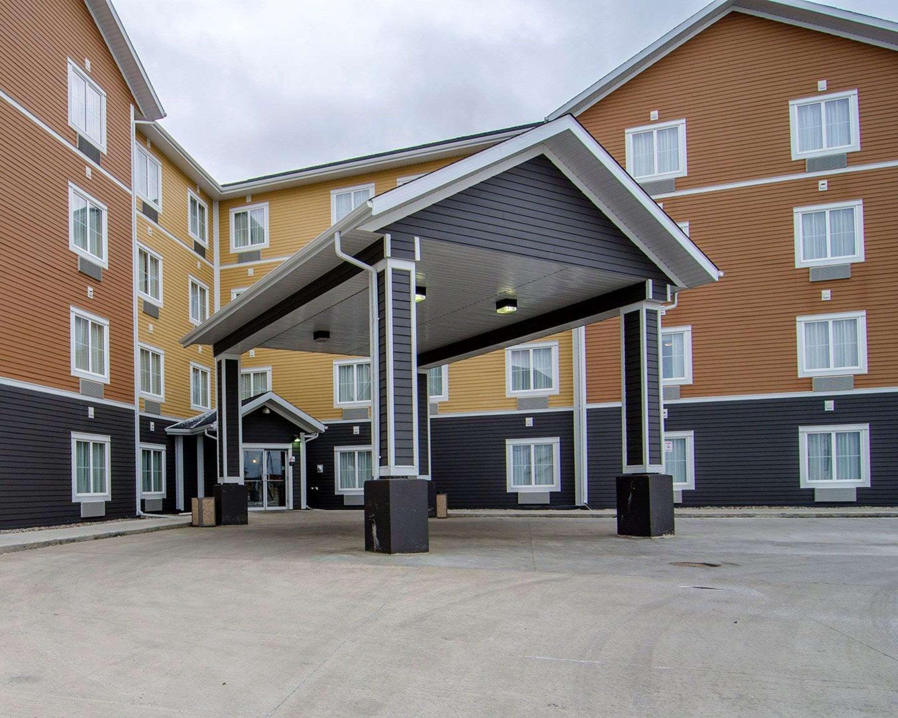 Quality Inn & Suites Estevan Exteriér fotografie