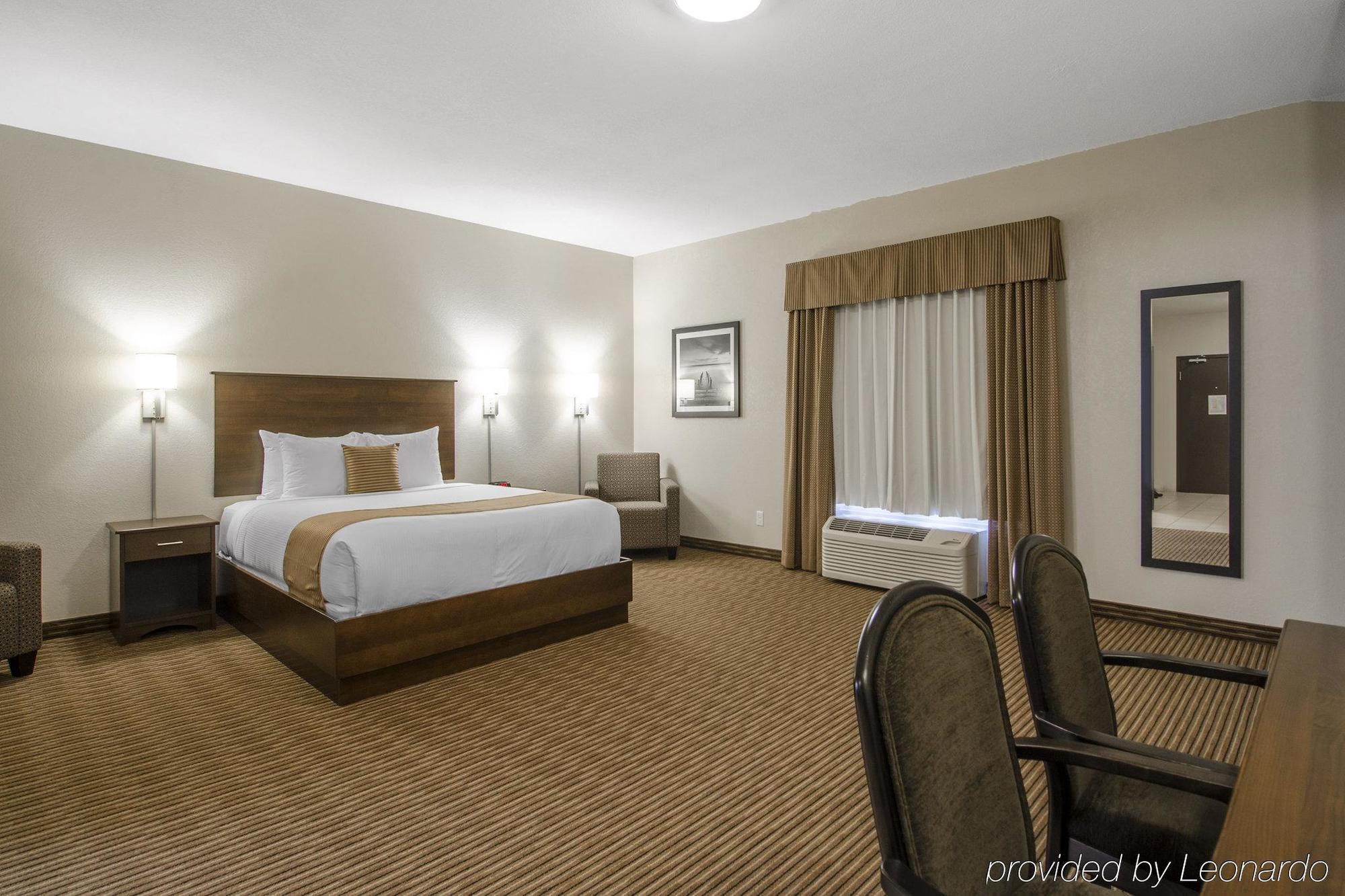 Quality Inn & Suites Estevan Exteriér fotografie
