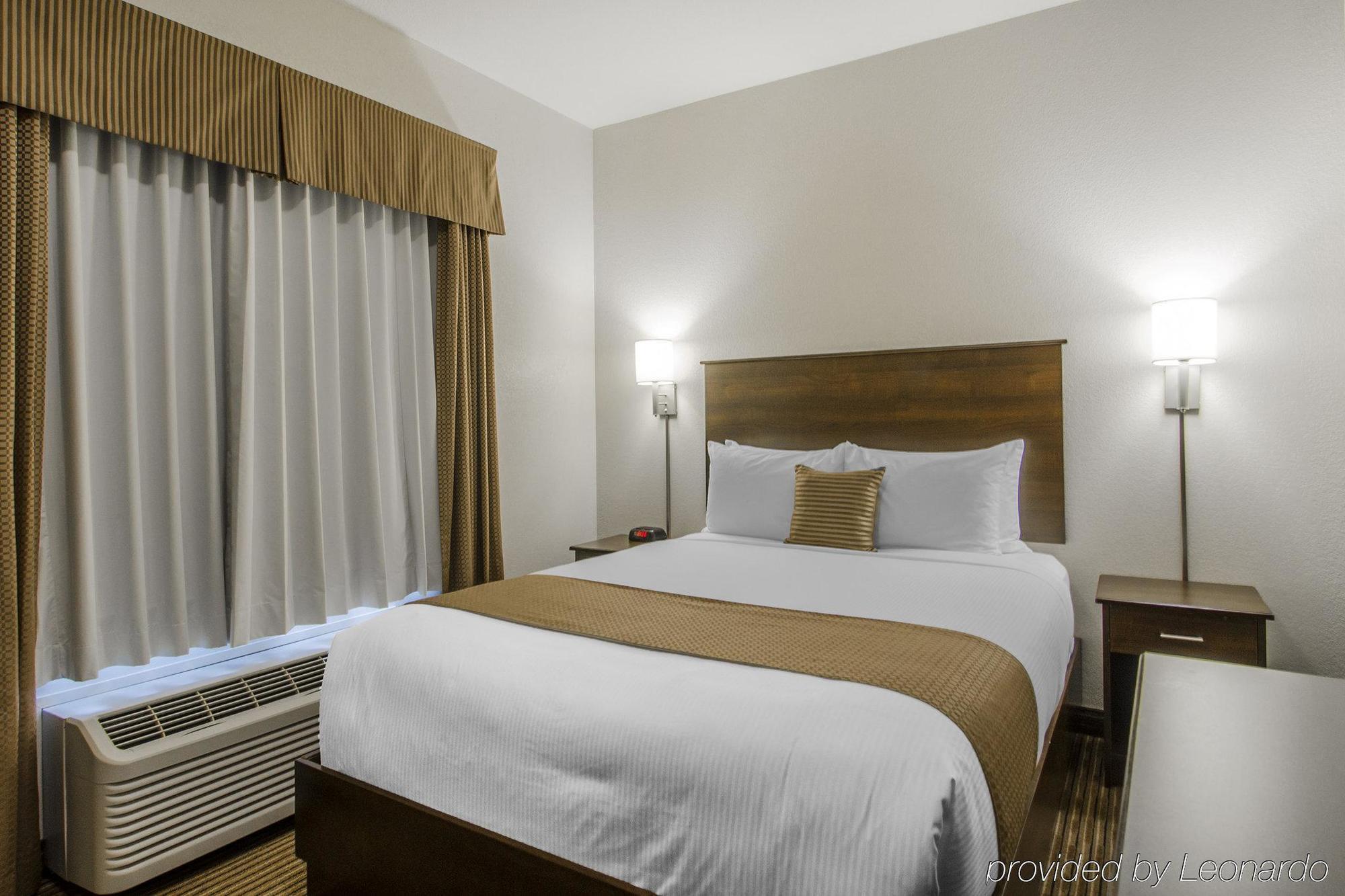 Quality Inn & Suites Estevan Exteriér fotografie